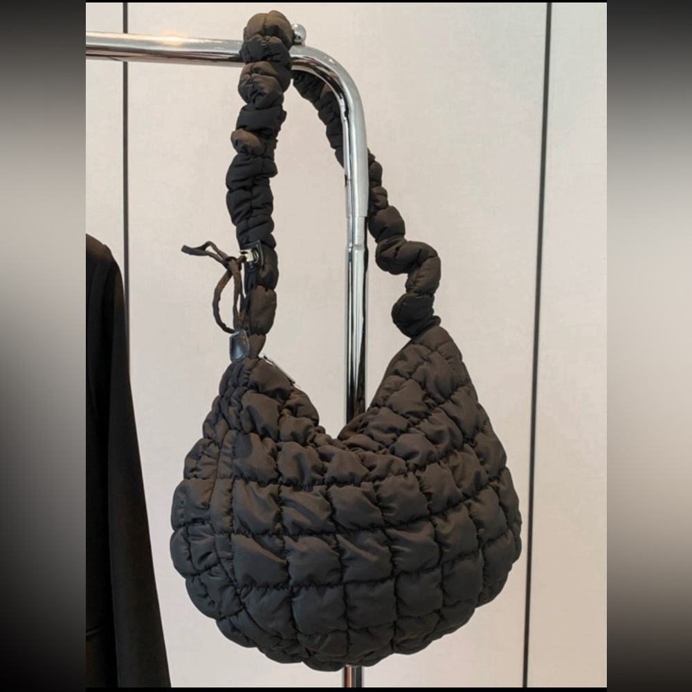 Chic Black Quilted Shoulder Bag